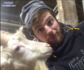 爱尔兰农民自拍大赛 与牲畜合影引爆网络热潮